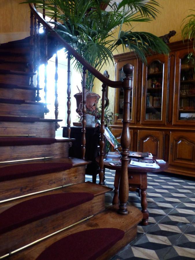 Les Cedres Bed & Breakfast Montaigu-Vendee Bagian luar foto
