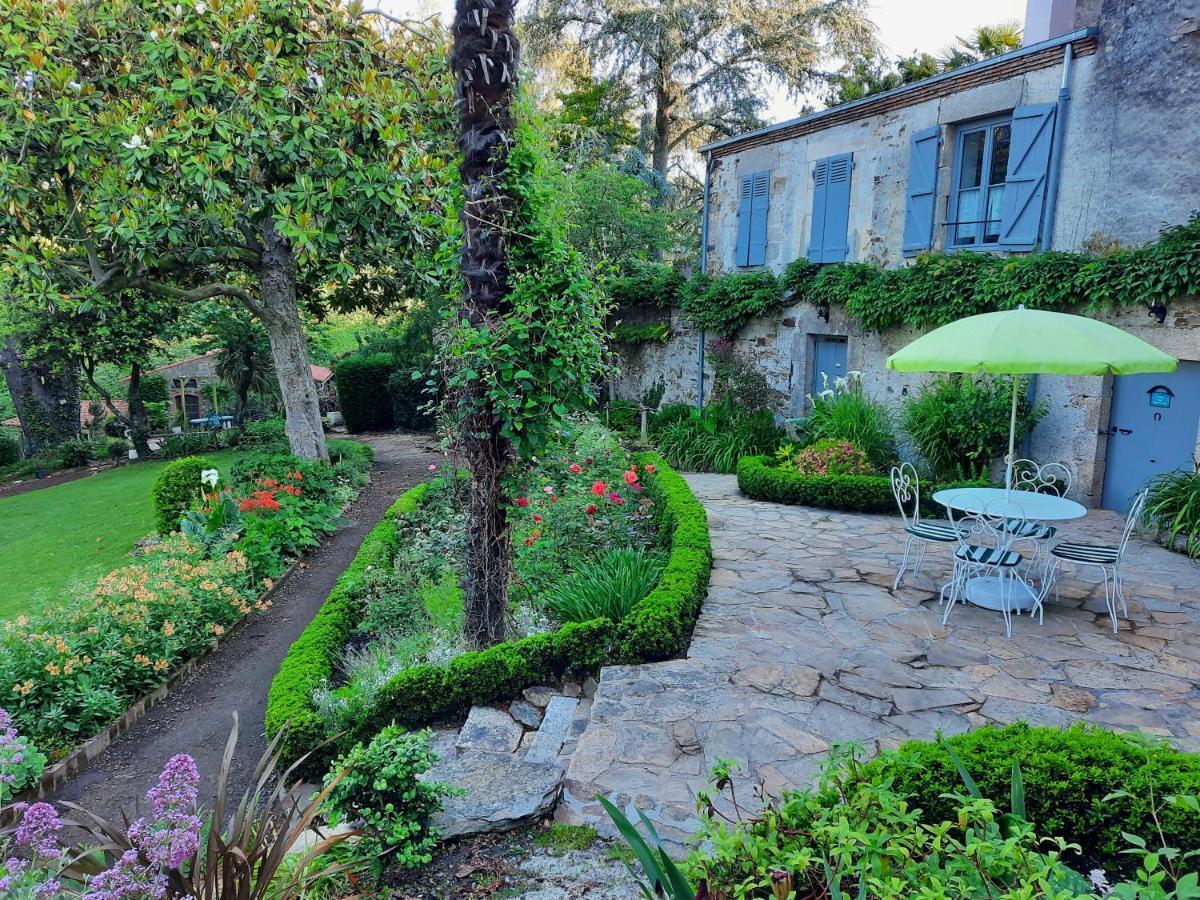 Les Cedres Bed & Breakfast Montaigu-Vendee Bagian luar foto